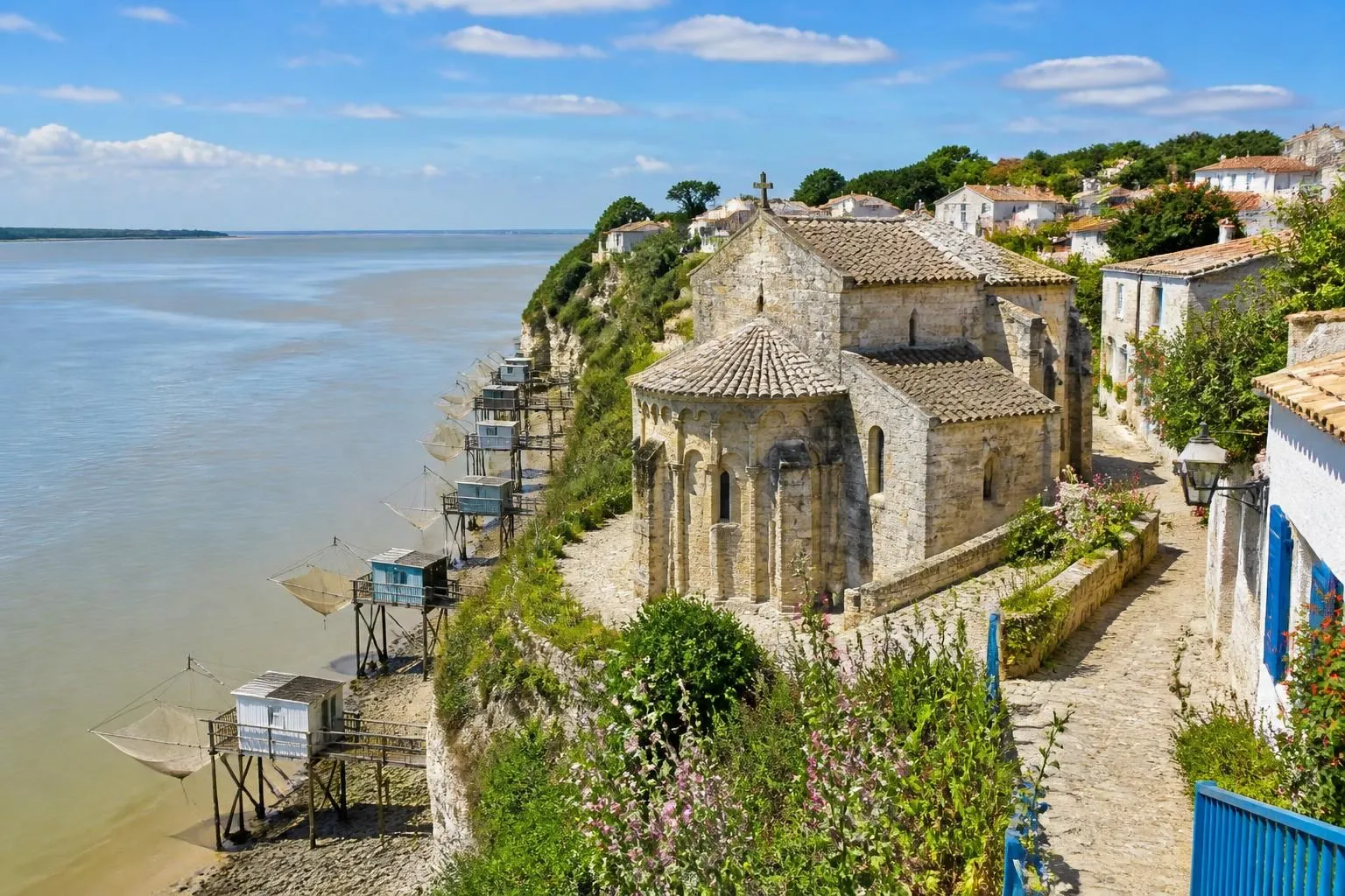 découvrez talmont-sur-gironde, un charmant village médiéval perché offrant des paysages magnifiques, une riche histoire et une atmosphère unique sur les bords de la gironde. explorez ses ruelles pittoresques et son patrimoine exceptionnel.