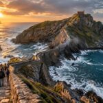 découvrez san juan de gaztelugatxe, son chemin spectaculaire au-dessus de la mer et son ermitage emblématique au cœur du pays basque espagnol.